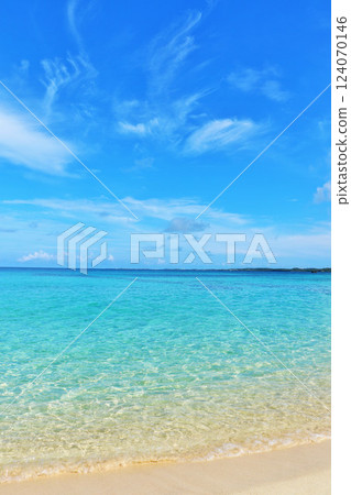 Okinawa Miyakojima Blue Sky and Sea (Photo: Sunayama Beach) Okinawa Miyakojima Blue Sky and Sea (Photo: Sunayama Beach) 124070146