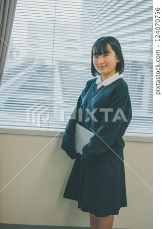 high school student, girl, young girl 124070756