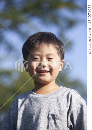 Boy portrait 124071681