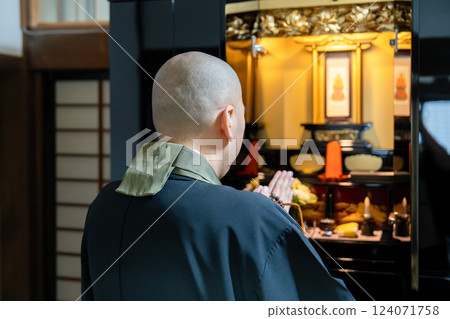 舉行永恆追悼會的僧侶 124071758