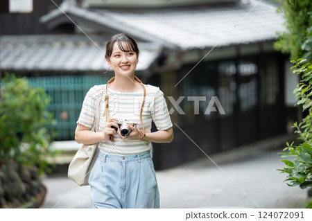 女孩的旅行相機女孩的旅行 124072091