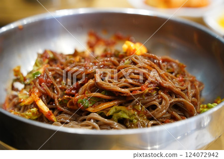 Korean Spicy Buckwheat Noodles with Buckwheat and Gochujang 124072942
