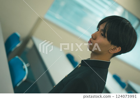 young man, high school student, person 124073991