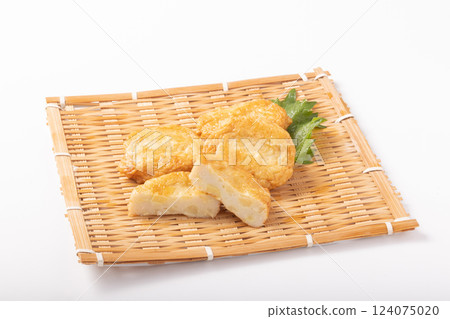 筍炒魚餅 124075020