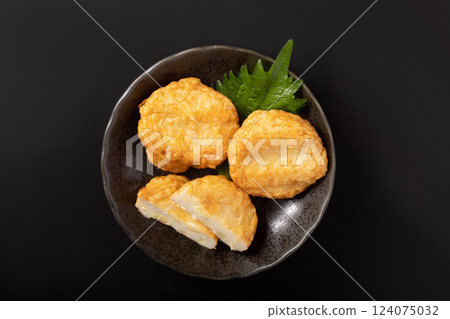 Fried fish cakes with bamboo shoots 124075032