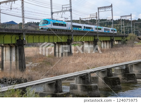 近鐵特快三重丸 Liner 伊勢志摩 Liner 124075975