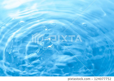 water splash action shot 124077752