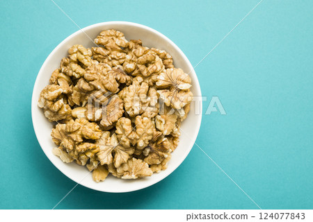 walnuts walnuts 124077843