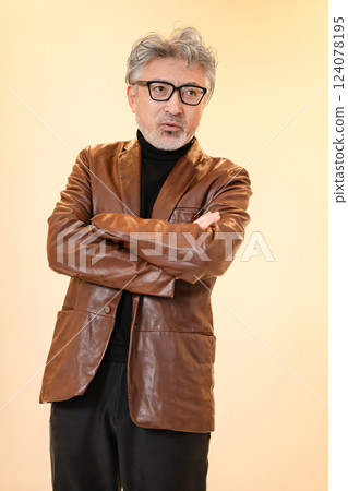 Men wearing glasses Men wearing glasses 124078195
