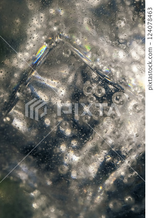 macro photo alcoholic drink with ice and tonic 124078463