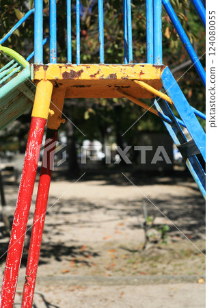 Park slide 124080055