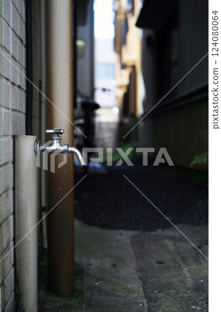 Backstreet water tap 124080064