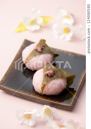 可愛的櫻花色櫻花餅 124080580