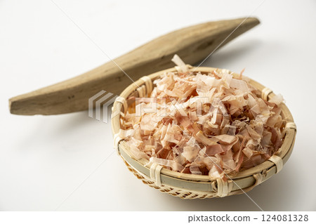 Dried bonito and dried bonito flakes Dried bonito and dried bonito flakes 124081328