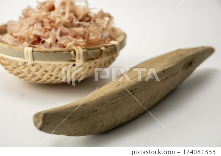 Dried bonito and dried bonito flakes Dried bonito and dried bonito flakes 124081333