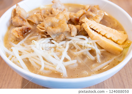 美味的豬肉拉麵 124088050