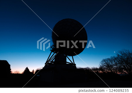 Parabolic antenna and dawn sky 124089235