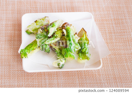 Tara sprout tempura 124089594