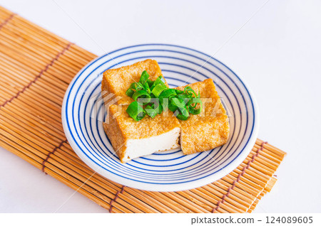 炸豆腐 炸豆腐 124089605