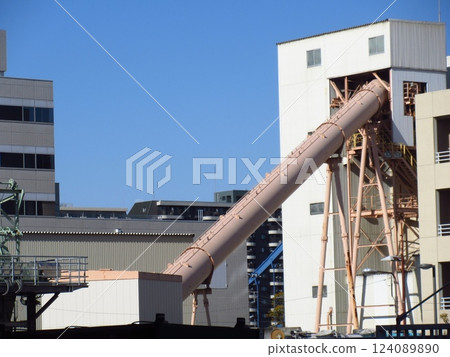 Concrete factory 124089890