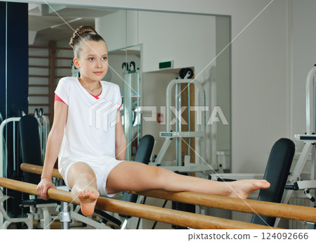 portrait on skids 124092666