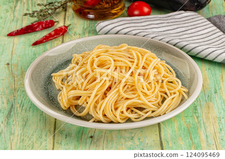 Italian pasta spaghetti with oil Italian pasta spaghetti with oil 124095469