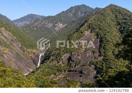 Spectacular views of the Yakushima Offshore Alps (January) Majestic mountains and Chihiro Falls 124102790