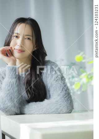Young woman, beauty image　 124103231