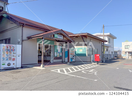 Station front view: Jinbohara Station Station front view: Jinbohara Station 124104415