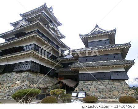 Matsumoto Castle's Inui Castle Keep (Matsumoto City, Nagano Prefecture) 124104566