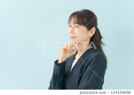 思維姿勢商界女強人 124104696