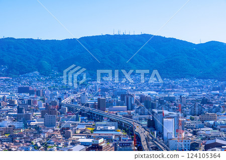 生駒山和東大阪的街道 124105364