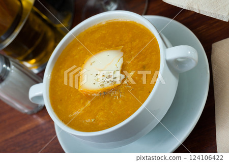 Pumpkin and carrot puree 124106422
