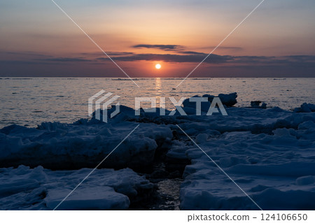 野付半島的流冰與日出 124106650