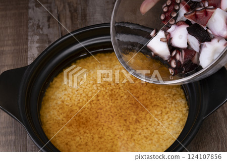 Recipe for making octopus rice Recipe for making octopus rice 124107856