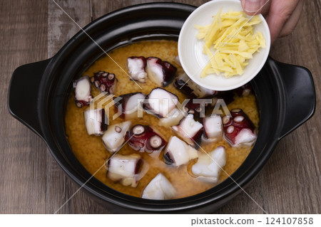 Recipe for making octopus rice Recipe for making octopus rice 124107858