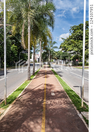 Bicycle path on Avenida Assis Chateaubriand in Goiania 124107951