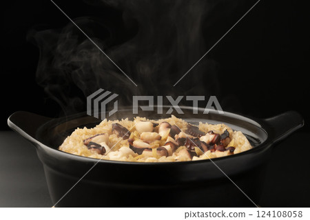 Freshly cooked steaming octopus rice 124108058