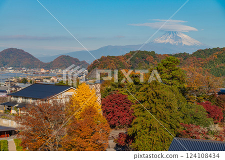 【靜岡縣】世界遺產：秋季雲霧繚繞的韭山反射爐富士山 124108434