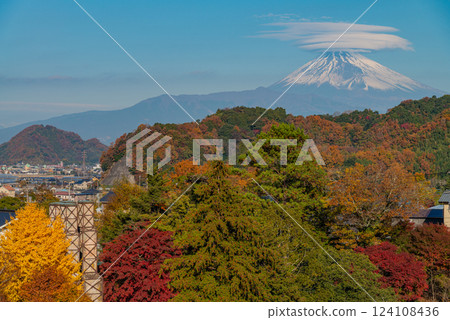 【靜岡縣】世界遺產：秋季雲霧繚繞的韭山反射爐富士山 124108436