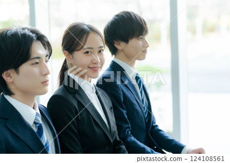 找工作的學生 124108561