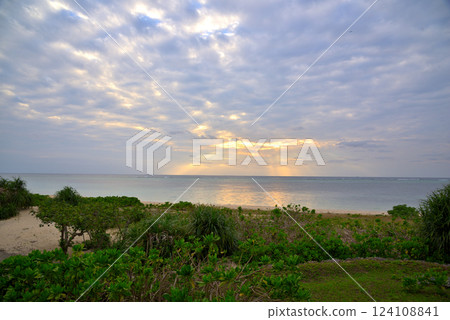 Sunset over the sea in Yomitan Village, Okinawa Prefecture 124108841