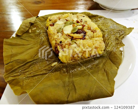 Korean Food 124109387