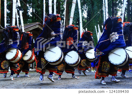 Iwate Prefecture Folk Performing Arts Performance Deer Dance 124109430