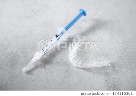 Home whitening mouthpiece 124110361