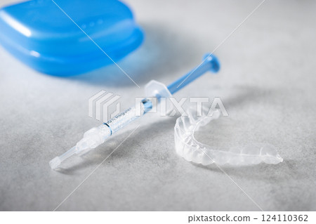 Home whitening mouthpiece 124110362