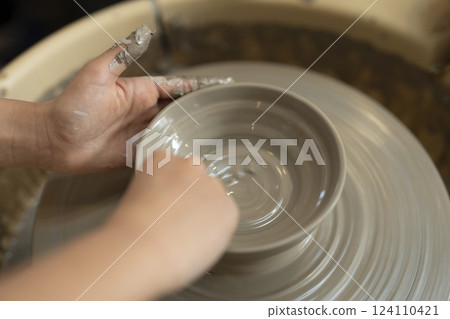 Children's pottery class Children's pottery class 124110421