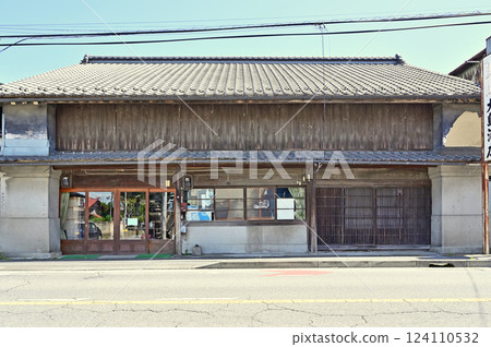 漫步中山道安中宿:安中市安中老字號酒舖“大島酒舖” 漫步中山道安中宿:安中市安中老字號酒舖“大島酒舖” 124110532