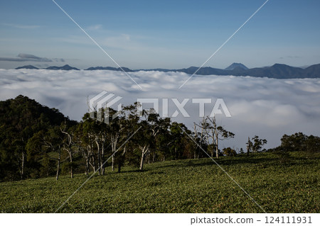 Lake Kussharo of the sea of clouds 124111931