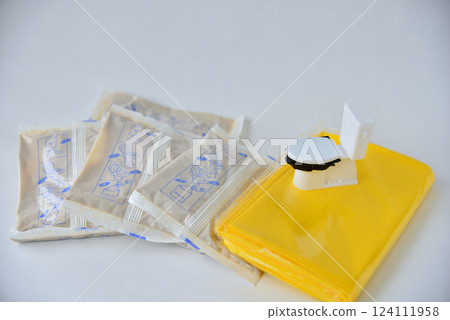 Portable emergency toilet and emergency toilet image miniature Portable emergency toilet and emergency toilet image miniature 124111958